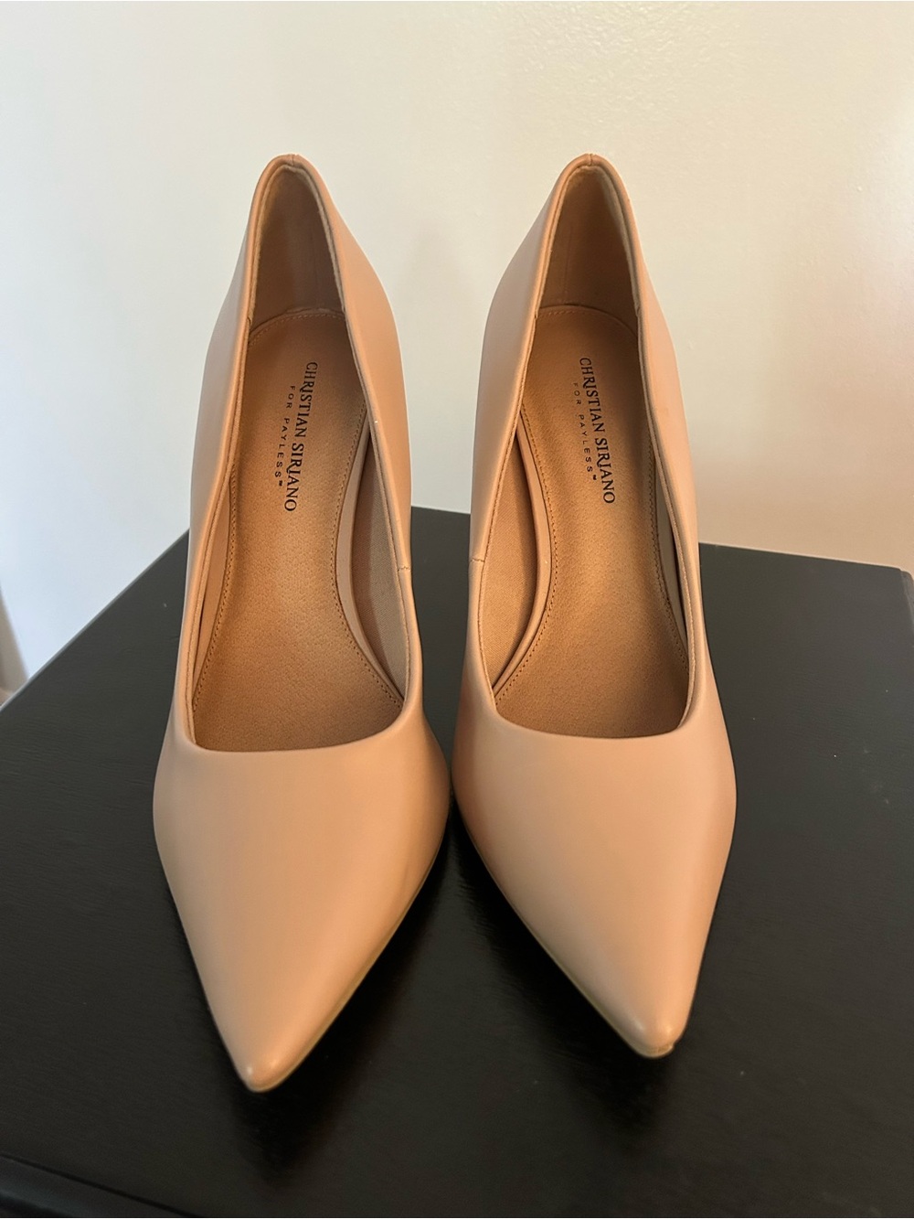 Valentino Garavani Blush Nude Pointed-Toe Leather Pumps - Picture 2 of 6